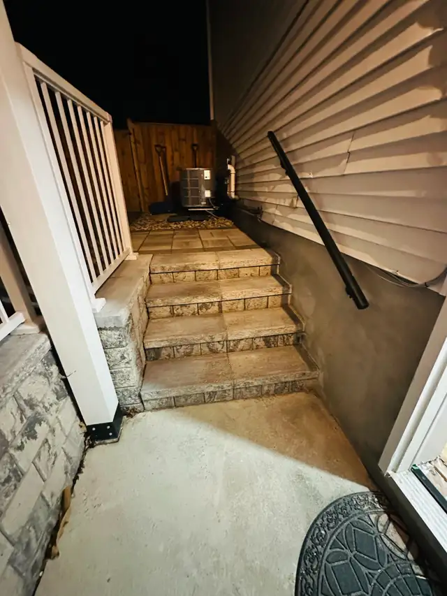 Furnished Room for Student + Paid Airbnb Cleaning Opportunity in Room Rentals & Roommates in Ottawa - Image 11