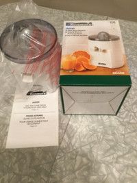 NEW KENMORE ELECTRIC JUICER