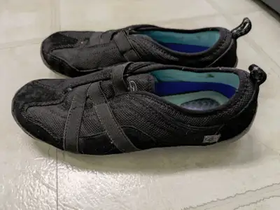 Dr. Scholl's women's shoes size 7W, View more