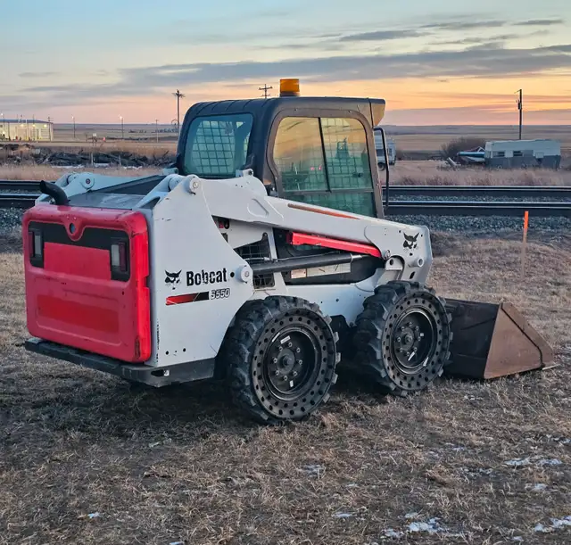 2016 Bobcat S550 Skid Steer Loader - Joystick Controls in Other in Prince Albert - Image 3