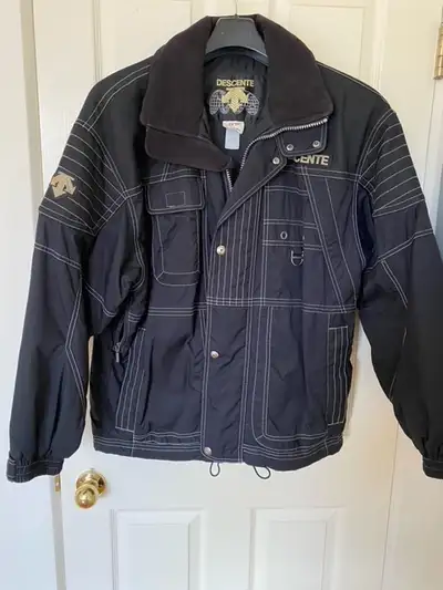 90'S VINTAGE MEN'S BLACK DESCENTE SKI JACKET, View more