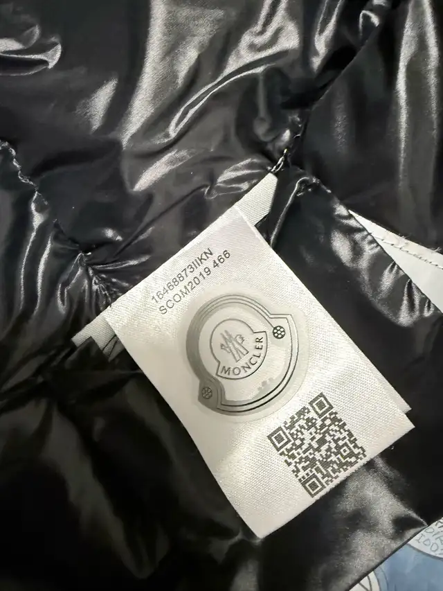 Moncler Maya Down Jacket Men Size: 6 in Men's in Mississauga / Peel Region - Image 8