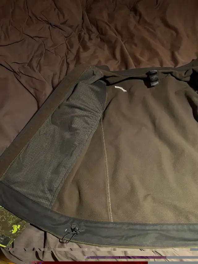 North Face APEX camp jacket mens small in Men's in City of Montréal - Image 4