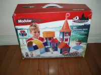 Modular Toys  3D Architect Castle (85 piece +5 characters)