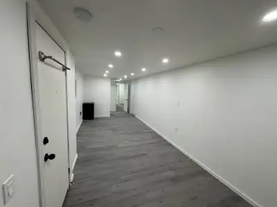 Big 4 1/2   located in downtown! 2bedroom/2bathroom