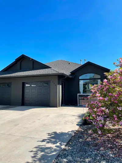 Available May 15th or June 1st (or somewhere in between!) - 3 bedroom, 2 bathroom house in Harwood w...