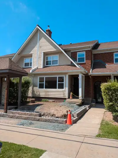 Storey townhouse. Minutes away from Walmart, Superstore, Portland Hills Bus Terminal, and local rest...