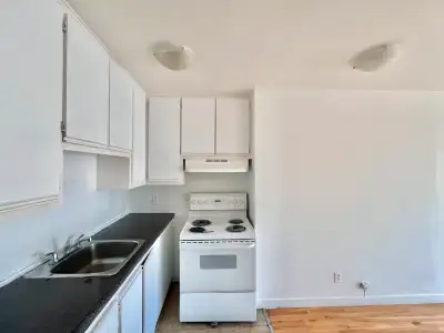 1 Bed 1 Bath located on Grenet street at 11920 Grenet. Heating and Hot water included! Fridge & Stov...