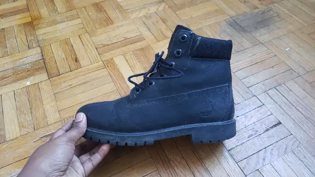 Women's Black Timberlands in Women's - Shoes in Mississauga / Peel Region - Image 5