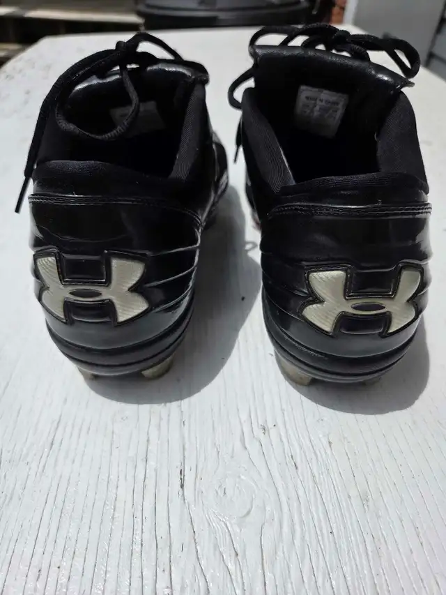 Men's 9-1/2 Baseball Shoes in Baseball & Softball in Norfolk County - Image 6