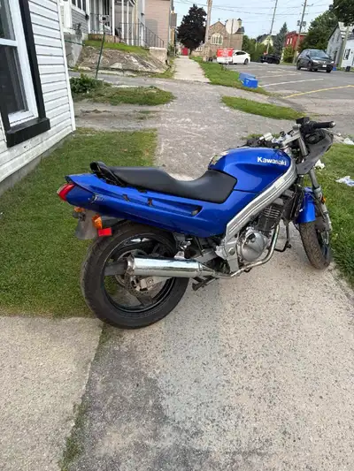 Looking to sell my 2005 Kawasaki Ninja. This bike has a fuel capacity of 17 litres and is chain driv...