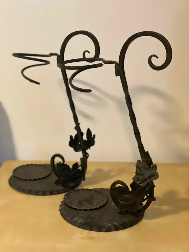 Wine holders414907103540695040