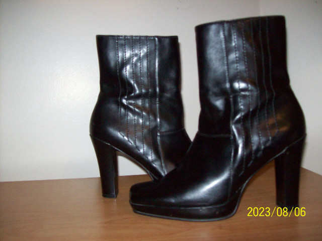 Women's Shoes in Women's - Shoes in Belleville - Image 2