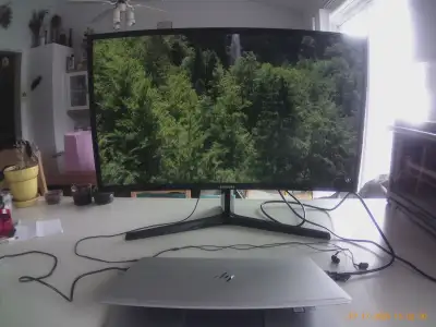 Samsung CF396 - 27" - Moniteur courbé / Curved Monitor, View more