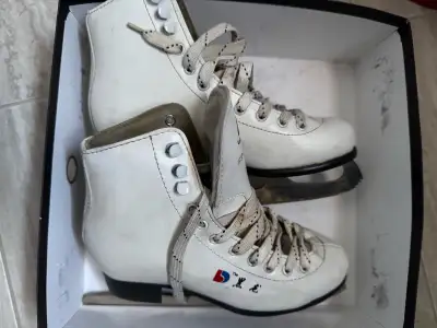 Figure Skates size 6.   23cm, View more