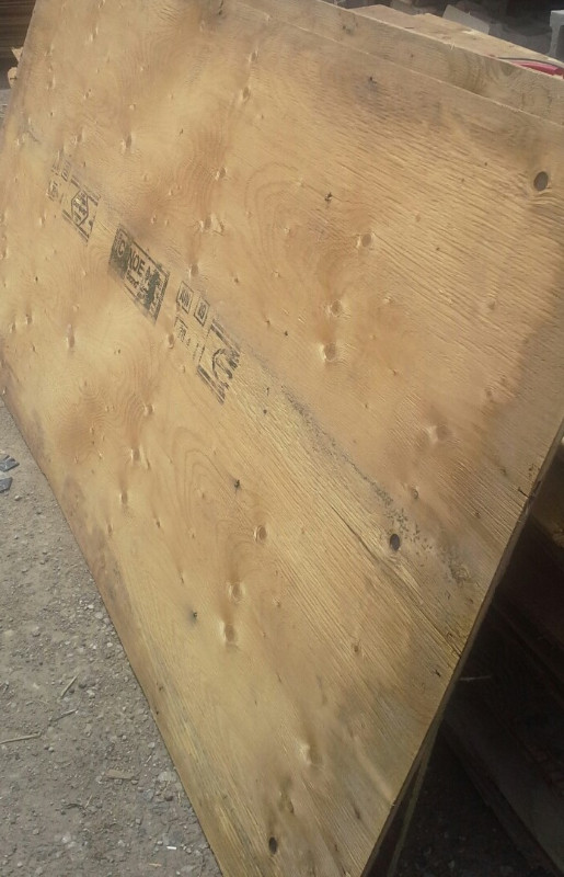 PLYWOOD SHEETS in Floors & Walls in Vernon