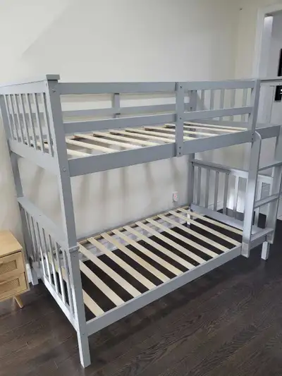 Solid wood twin/twin bunk bed, View more