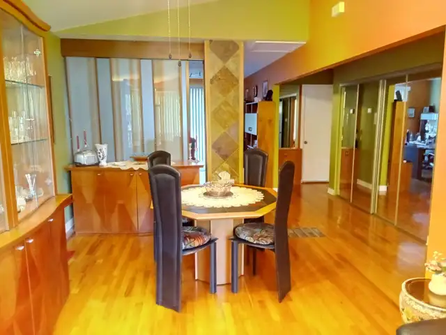Intergenerational house for sale63417674204675123
