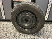 4 pneus d’hiver et rime excellente condition 205/60/R16