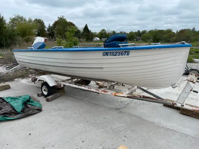 boat, motor and trailer in Powerboats & Motorboats in Kingston - Image 5