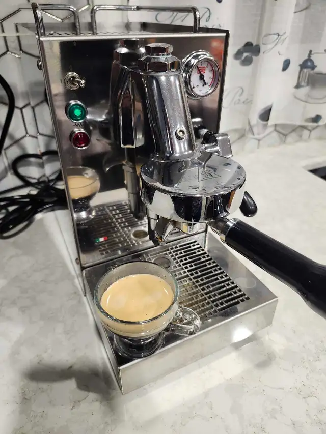 Quick Mill espresso in Coffee Makers in City of Montréal - Image 9