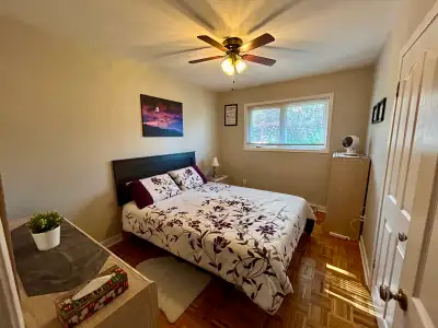 ✨ Furnished Room for Rent – Lake Banook, Dartmouth ✨ $1,000/month – No damage deposit! Move in with...