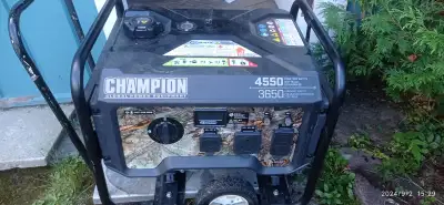 Génératrice portative camouflage Champion 3650 W/4550 W, idéale pour VR camping car. Puissante et co...