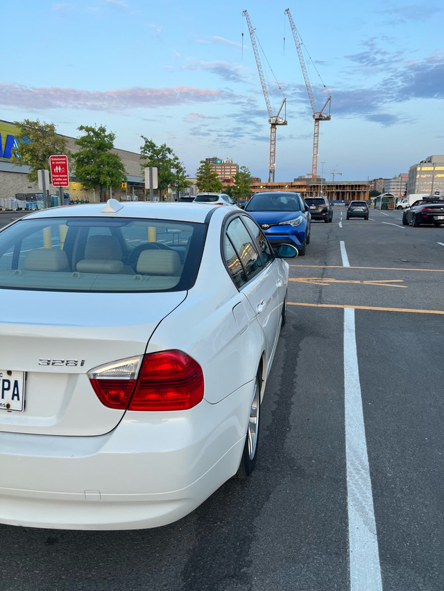 bmw serie 3 328i dans Autos et camions  à Ville de Montréal - Image 4