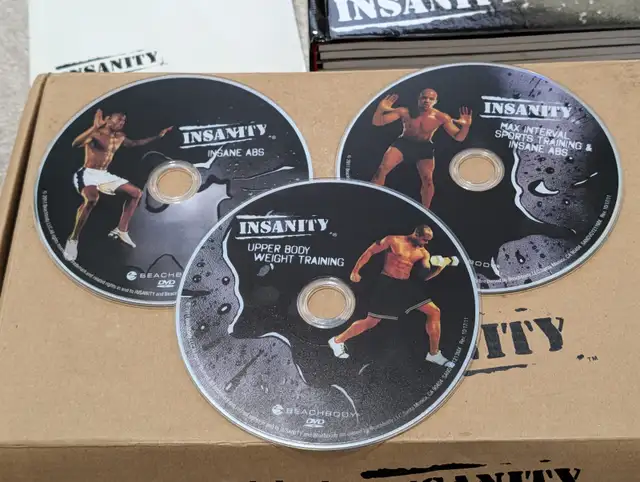 INSANITY Workout Program Deluxe Kit 10 + 3 DVD Set in CDs, DVDs & Blu-ray in Hamilton - Image 3