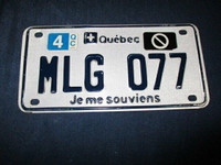 MLG 077-VINTAGE 8" PROVINCE OF QUEBEC LICENSE PLATE-COLLECTIBLE!