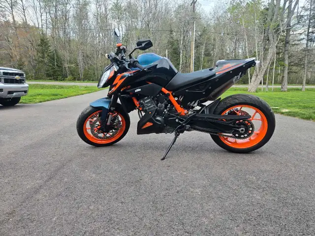2022 KTM 890 duke R in Street, Cruisers & Choppers in Moncton - Image 4