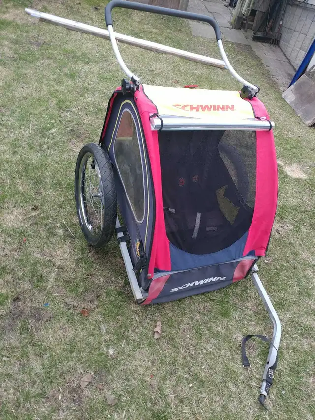 Bike Trailer Schwinn in Kids in London - Image 2