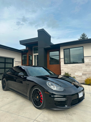 2016 Porsche Panamera Gts