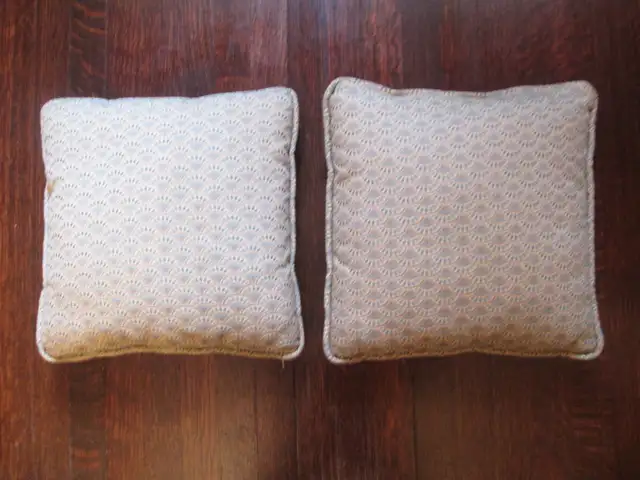 Vintage Loveseat64520009468802123