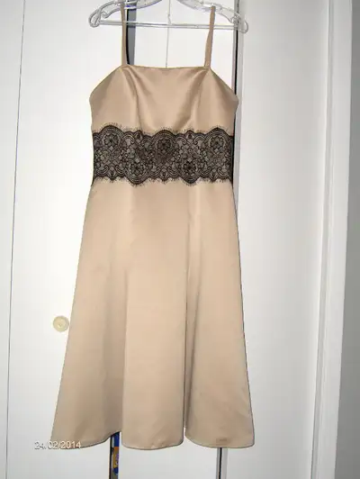 Robe de soirée ou mariage, View more