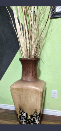 Floor vase