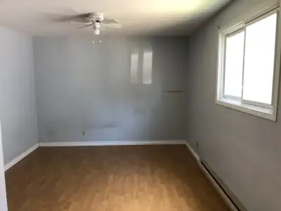 Nice student room for rent in a shared house in Lindsay All utilities included, even internet, laund...