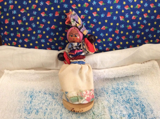 Petite poupée artisanale dans Autre  à Laval/Rive Nord