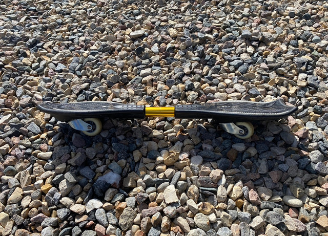 Razor Ripstik G Caster Board, Black in Skateboard in Saskatoon - Image 4