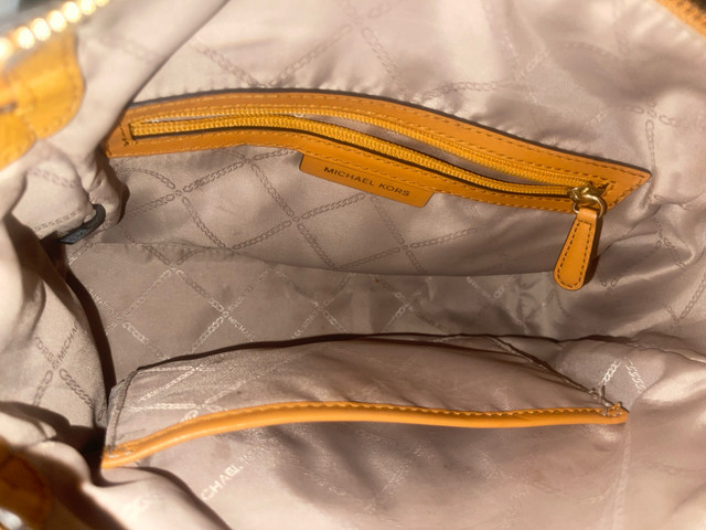 Micheal Kors purse real in Women's - Bags & Wallets in Fort McMurray - Image 2
