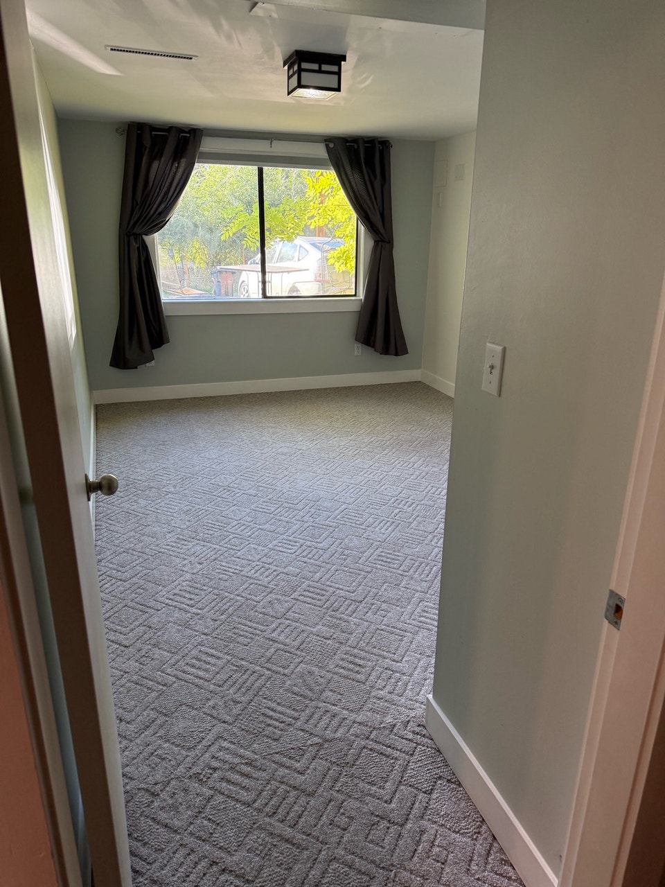 1 bedroom large walkout basement suite pet friendly 3