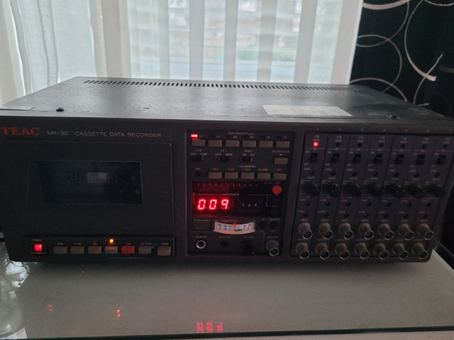 Vintage 1983 TEAC MR-30 Cassette Deck Player Recorder dans Appareils électroniques  à Saint-Hyacinthe