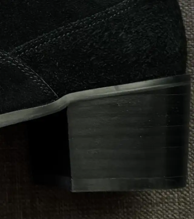 New Leather Suede Boots in Women's - Shoes in Markham / York Region - Image 5