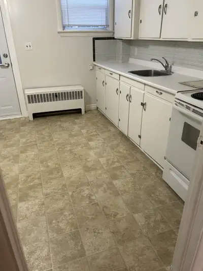 2-Bedroom Apartment in the Heart of the City-Steps from Campuses