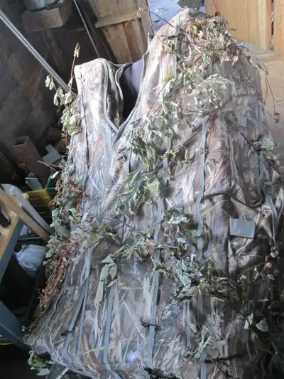 2 green laydown duck blinds (on choice), View more