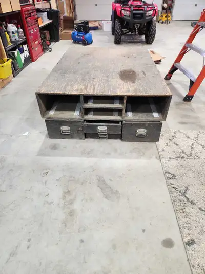 Truck bed tool box (rat pack) was custom ordered to fit F150 short box. Is in decent shape and drawe...
