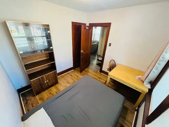 Rooms for rent near University of Windsor