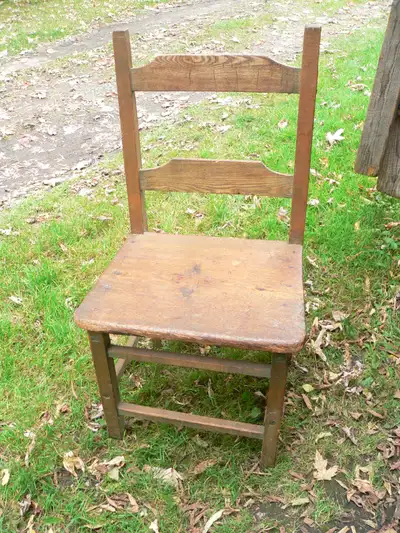 plusieurs chaise antique a différent prix, View more