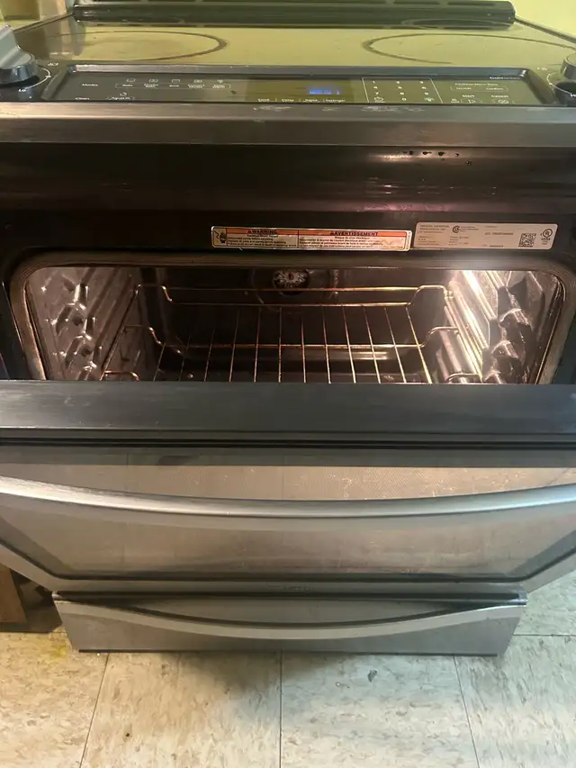 glass top stove in Stoves, Ovens & Ranges in City of Toronto - Image 4