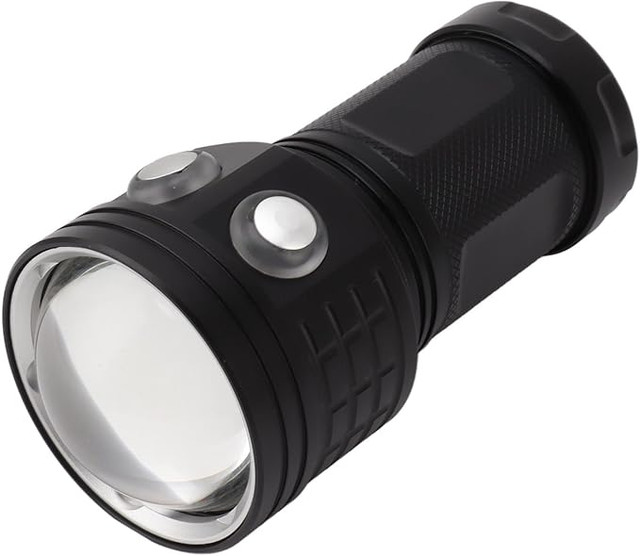 LAMPES/FLASHLIGHTS/TORCHES DE PLONGÉE dans Sports nautiques  à Laval/Rive Nord - Image 4